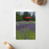 Foggy Day, Lavenders & Red Umbrella Mitteilungskarte (Vorderseite/Rückseite Beispiel)