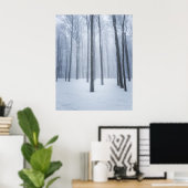 Foggy gefrorener Winterwald Poster (Heimbüro)