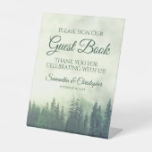 Foggy Green Pine Trees Bitte unterschreiben Sie un Sockelschild (Vorderseite)