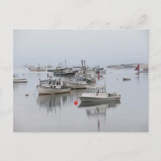 "Foggy Harbor" Postkarte (Vorderseite)