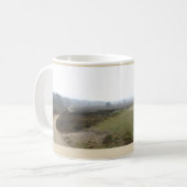 Foggy Heathland mit Bench Panoramablick Landschaft Kaffeetasse (Vorderseite Links)
