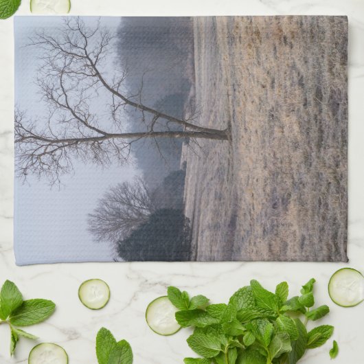 Foggy Meadow Handtuch (Gefaltet)