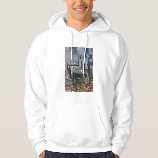 Foggy Morgenparkbank, Deutschland Hoodie (Vorderseite)
