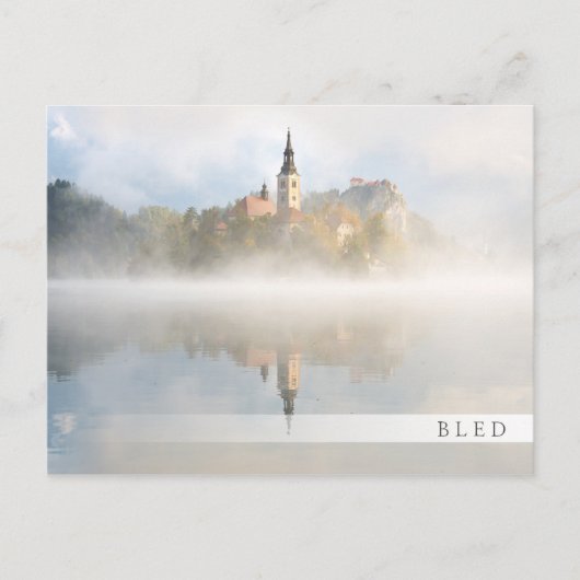 Foggy Sonnenaufgang am Bled-See Postkarte (Vorderseite)