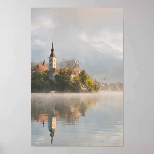 Foggy sunrise Lake Bled Vertikales Poster (Vorne)