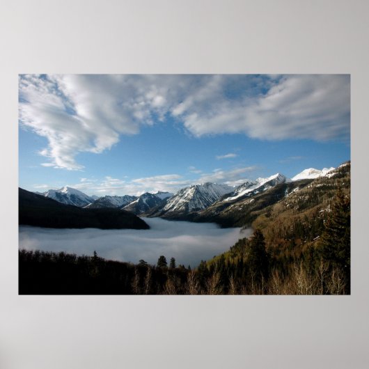 Foggy Tal im Colorado Poster (Vorne)