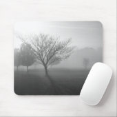 Foggy Tree in Black & White Mousepad (Mit Mouse)