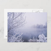Foggy Winter Day am Fluss Postkarte (Vorne/Hinten)