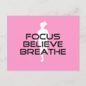 Fokus glaubt atmen rosa weibliche Runner Postkarte (Vorderseite)