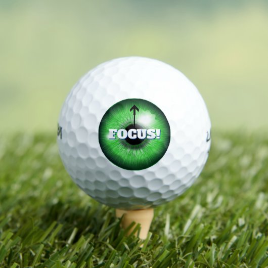 Fokus Golf Ball mit Pfeil (Insitu T-Shirt)