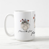 Fokussieren auf die gute Kamera und Blume Kaffeetasse (Links)