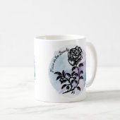 Fokussieren auf die Rose von Beauty Pen und Tinte  Kaffeetasse (VorderseiteRechts)