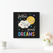 Folge deinen Träumen | Wolke und Mond Quadratische Wanduhr (Zuhause)