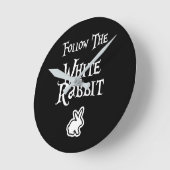 Folgen Sie dem weißen Kaninchen Runde Wanduhr (Winkel)