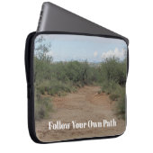 Folgen Sie Ihrem eigenen Weg Wüste Foto Wanderweg Laptopschutzhülle (Vorne Rechts)