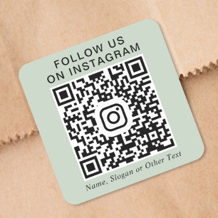Folgen Sie uns auf Instagram QR Code Salbeigrün Quadratischer Aufkleber