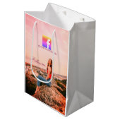 Folgen Sie uns Facebook-Benutzername Social Media  Mittlere Geschenktüte (Vorderseite Schrägansicht)