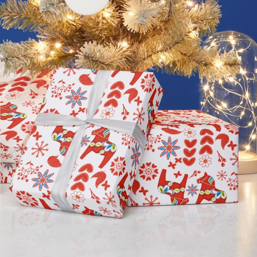 Folk Art Dala Swedish Red Horse Floral Pattern Geschenkpapier (Feiertage)