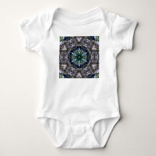 Folk Mandala Baby Strampler (Vorderseite)
