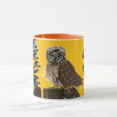 Folk owl on tree stump tasse (Zentrum)