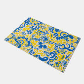 Folklore-Muster mit ukrainischen Flaggenfarben Fußmatte (Schrägansicht)