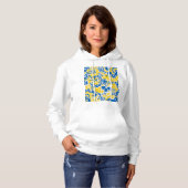 Folklore-Muster mit ukrainischen Flaggenfarben Hoodie (Vorne ganz)