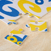 Folklore-Muster mit ukrainischen Flaggenfarben Puzzle (Seite)