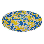 Folklore-Muster mit ukrainischen Flaggenfarben Schneidebrett (Ecke)