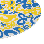 Folklore-Muster mit ukrainischen Flaggenfarben Schneidebrett (Ecke)