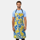 Folklore-Muster mit ukrainischen Flaggenfarben Schürze (Getragen)