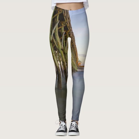 Folly Beach Pier Beauty Leggings (Vorderseite)
