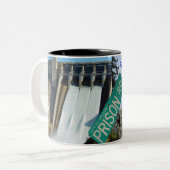 Folsom Ikone: Folsom Verdammung und Gefängnis 2 Zweifarbige Tasse (Vorderseite Links)