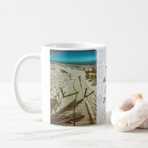 Fonte da Telha Beach in Costa da Caparica Küste. Kaffeetasse