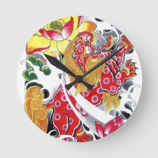 Foo Dog & Lotus Tattoo Design Runde Wanduhr (Vorderseite)