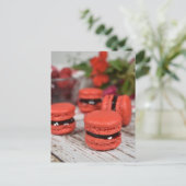 Food Fotografy Red Cherry Jam gefüllt Macarons Postkarte (Stehend Vorderseite)