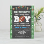 Football Baby Shower Chalkboard Invitation Einladung (Stehend Vorderseite)