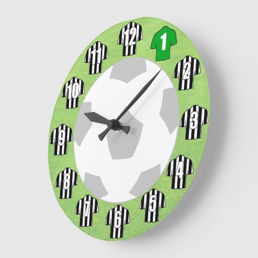 Football Clock - with black & white striped Shirts Große Wanduhr (Winkel)