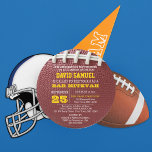 Football Gold Runde Bar Mitzvah Einladung<br><div class="desc">Diese lässigen,  schicken Einladungen sind perfekt für alle sportlichen Bar Mitzvah-Feste. Jede Textzeile ist vollständig anpassbar,  um genau zu sagen,  was Sie gewollt haben!</div>