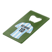 Football-Shirt in Light Sky Blue Stripes Geldbeutel Flaschenöffner (Rückseite Schrägansicht)