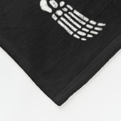 Football Skeleton Playing Football Halloween Skull Fleecedecke (Ecke)