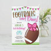 Footballs and Bows Party Invite Einladung (Stehend Vorderseite)
