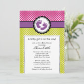 Footprint Baby Shower Einladung Lila Polka Dots (Stehend Vorderseite)