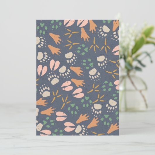 Footprints Animal Lover Natural Spring Vibes Einladung (Stehend Vorderseite)