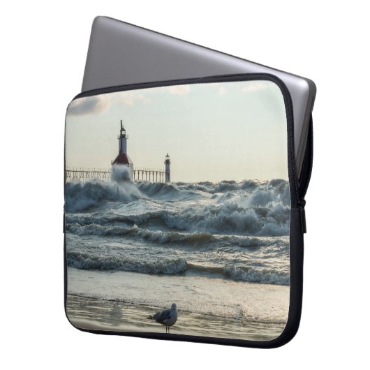 Force Behind Beauty Laptopschutzhülle (Vorderseite Links)