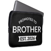 Förderung für den Bruderost. 2026 Laptopschutzhülle (Vorne Rechts)