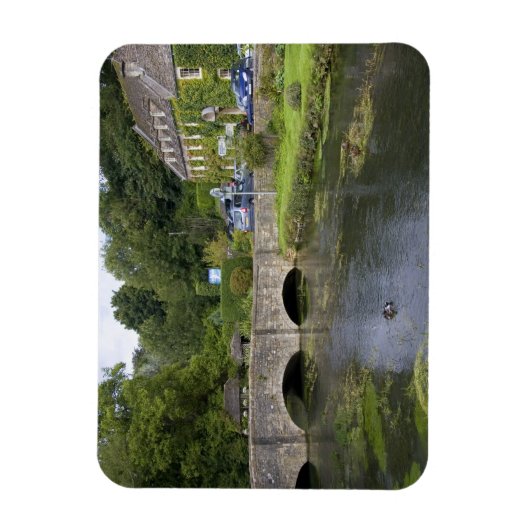 Forellenbach im Dorf Bibury, Magnet (Vertikal)