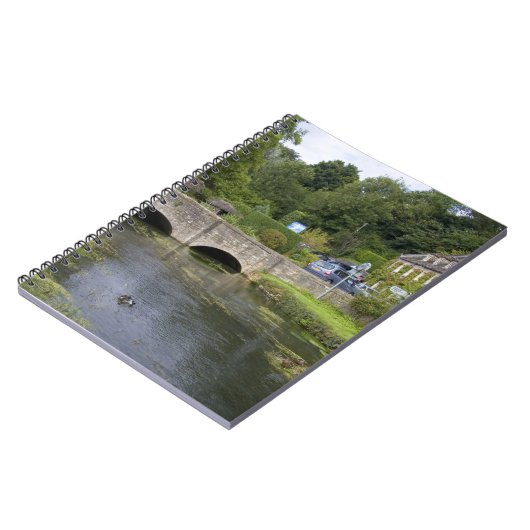 Forellenbach im Dorf Bibury, Notizblock (Linke Seite)