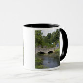 Forellenbach im Dorf Bibury, Tasse (VorderseiteRechts)