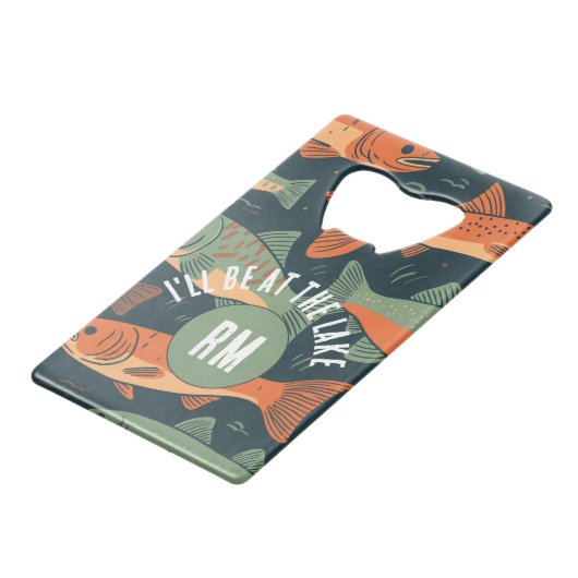 Forellenfischer Monogramm Geldbeutel Flaschenöffner (Vorderseite Schrägansicht)