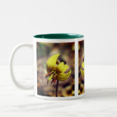 Forellenlilie und -freund zweifarbige tasse (Links)